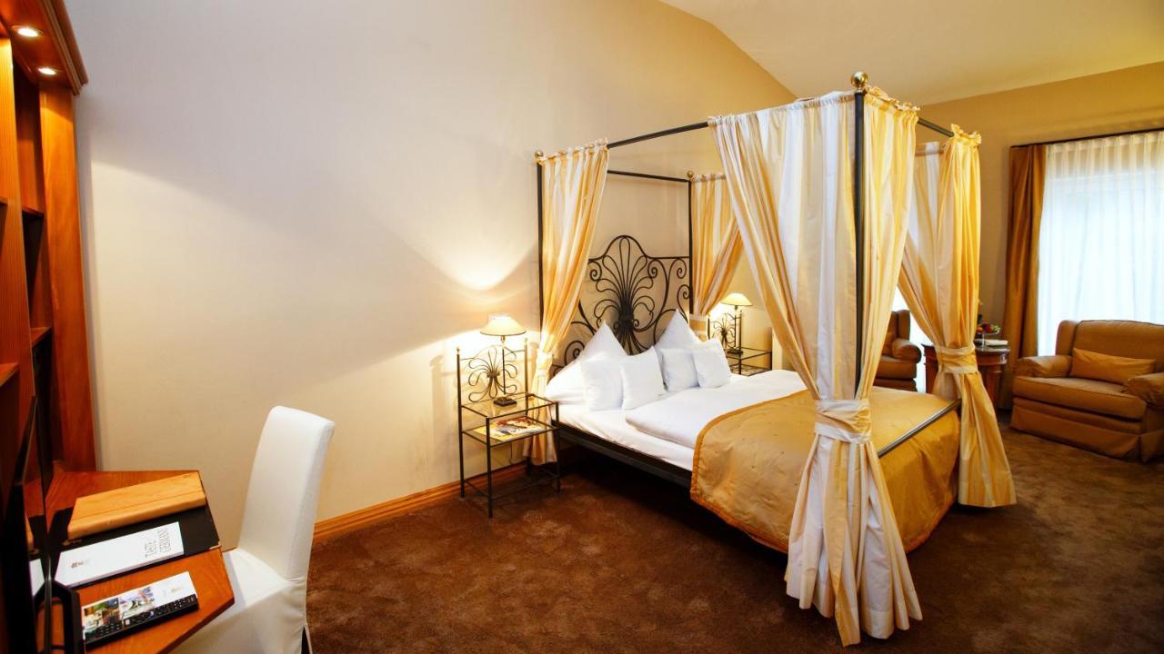 Burg & Gaestehaus By Schwarzenstein Hotel 3*